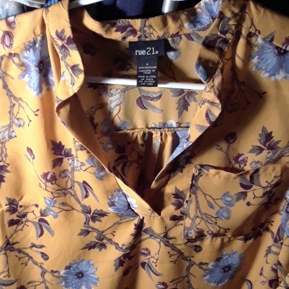 Shirt - Picture 3 of 3